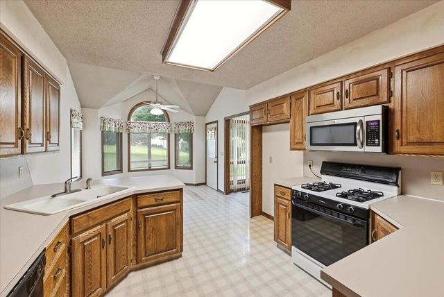 163 NORWOOD Drive, Council Bluffs, IA 51503