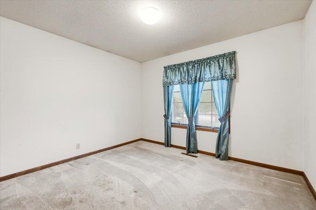 163 NORWOOD Drive, Council Bluffs, IA 51503