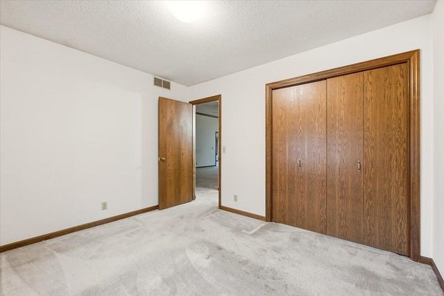 163 NORWOOD Drive, Council Bluffs, IA 51503