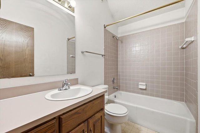 163 NORWOOD Drive, Council Bluffs, IA 51503