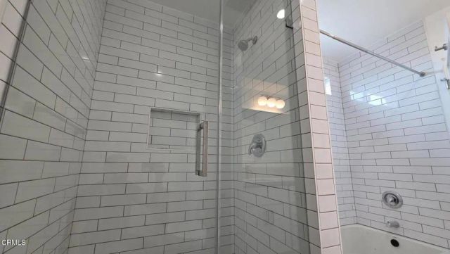 915 N Ridgewood Place, Los Angeles, CA 90038