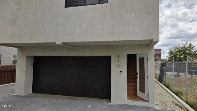 915 N Ridgewood Place, Los Angeles, CA 90038