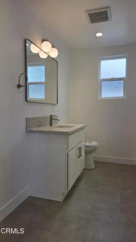 915 N Ridgewood Place, Los Angeles, CA 90038