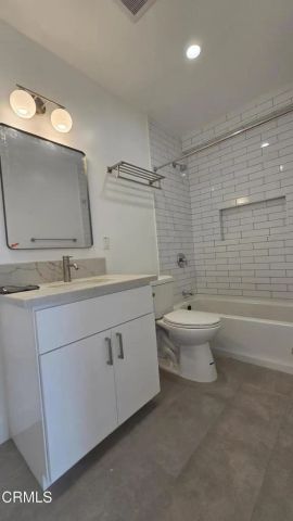 915 N Ridgewood Place, Los Angeles, CA 90038