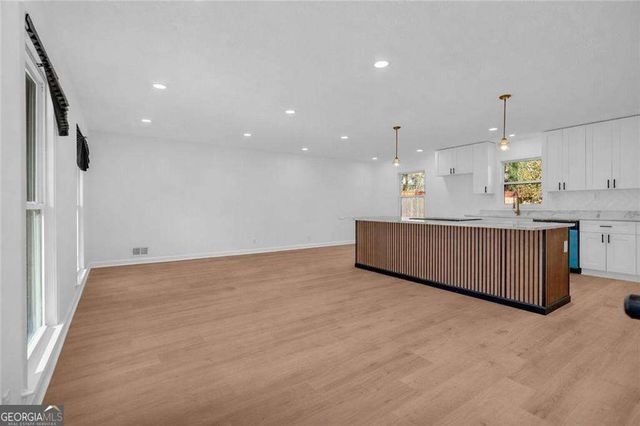 5240 Omalley Lane, Stone Mountain, GA 30088