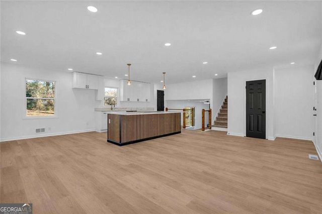 5240 Omalley Lane, Stone Mountain, GA 30088