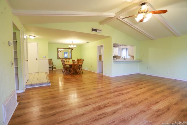 8227 Capricorn, Universal City, TX 78148