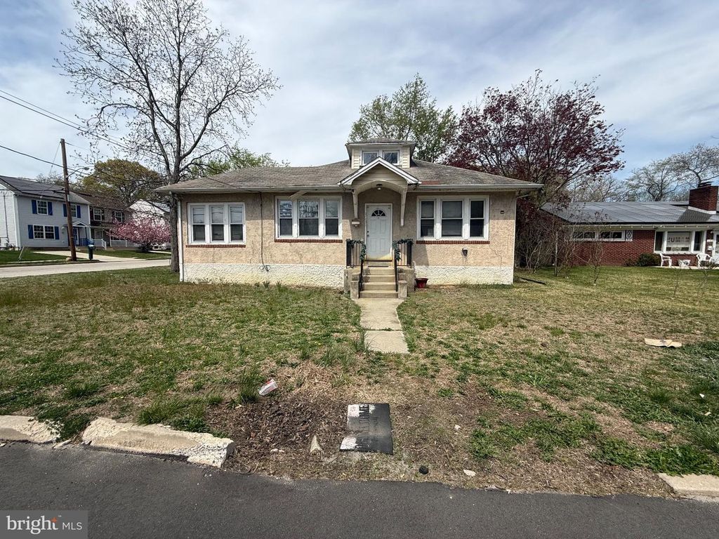 123 ASHLAND AVE, Lawnside, NJ 08045