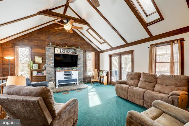 1295 READING RD, Denver, PA 17517