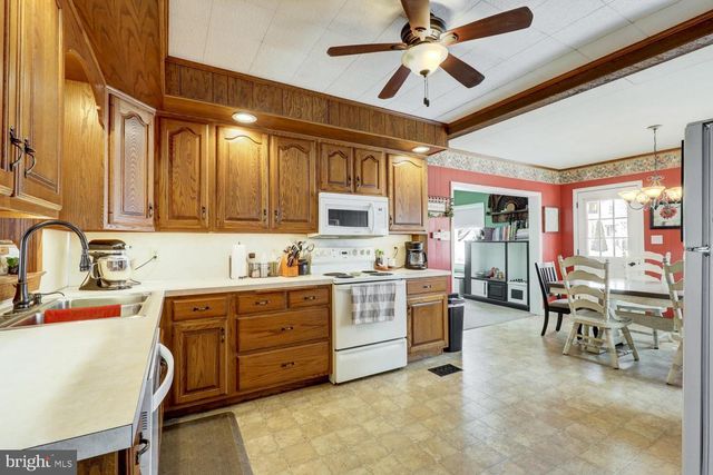 1295 READING RD, Denver, PA 17517