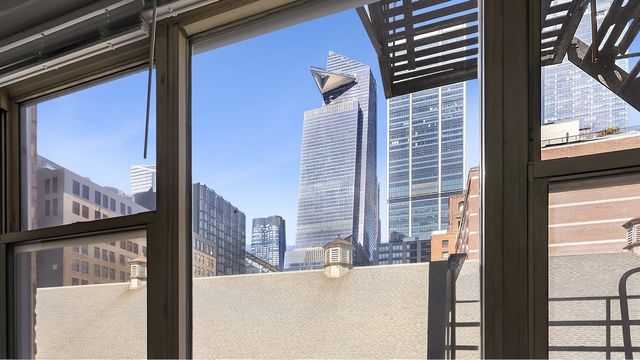 408 W 34th St Apt 6A, New York City, NY 10001