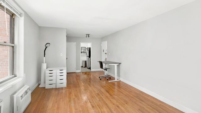 408 W 34th St Apt 6A, New York City, NY 10001