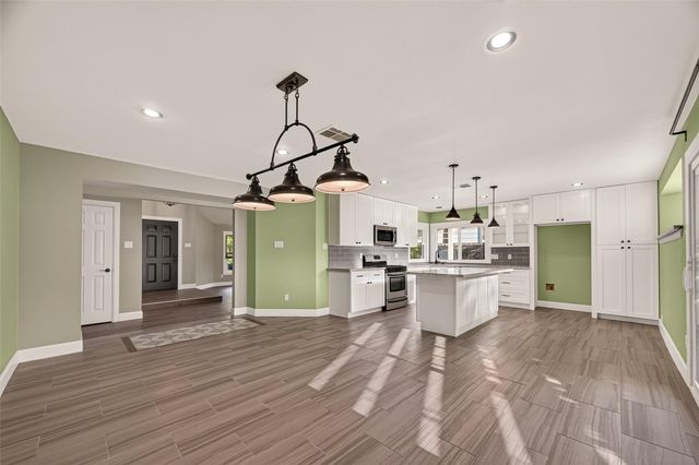 2119 Braesmeadow Lane, Sugar Land, TX 77479