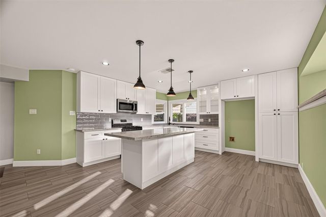 2119 Braesmeadow Lane, Sugar Land, TX 77479