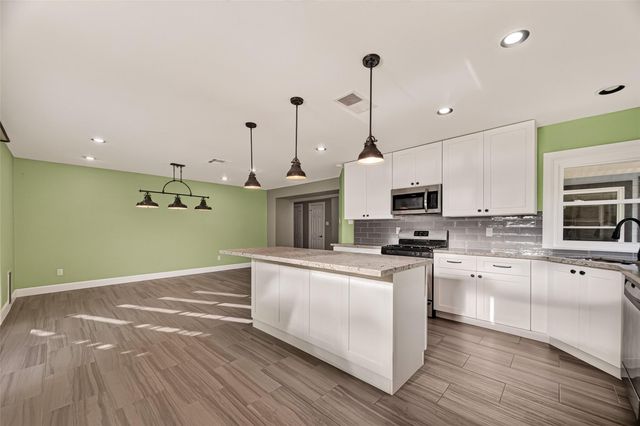 2119 Braesmeadow Lane, Sugar Land, TX 77479