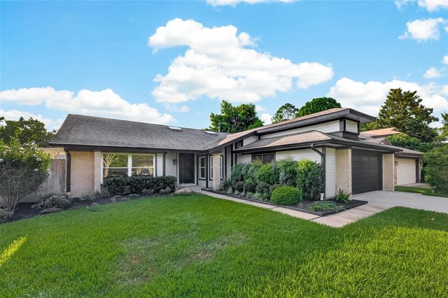 2119 Braesmeadow Lane, Sugar Land, TX 77479