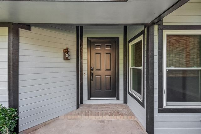 2119 Braesmeadow Lane, Sugar Land, TX 77479
