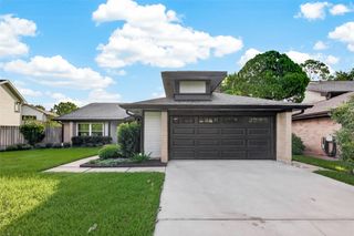 2119 Braesmeadow Lane, Sugar Land, TX 77479