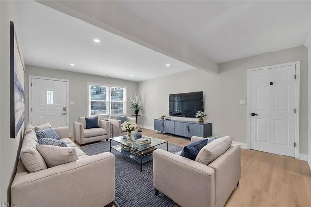 337 Willard DR, Chesapeake, VA 23322