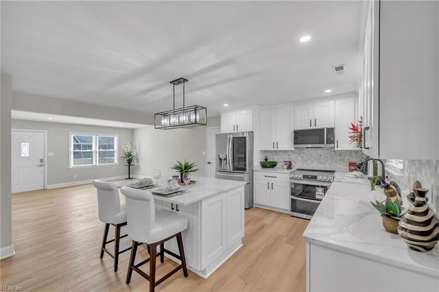 337 Willard DR, Chesapeake, VA 23322