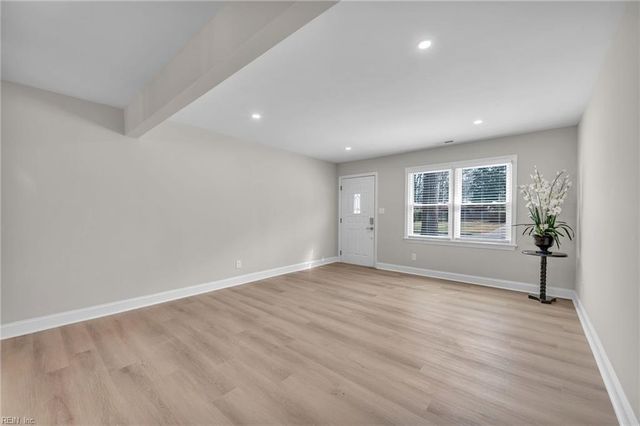 337 Willard DR, Chesapeake, VA 23322