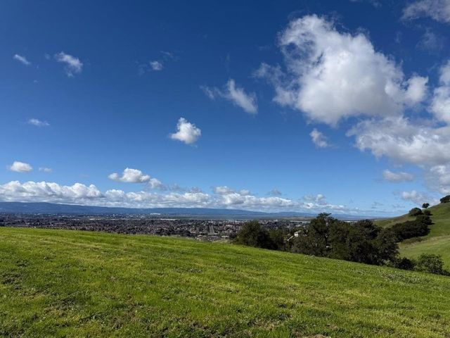 2375 Old Calaveras Road, Milpitas, CA 95035