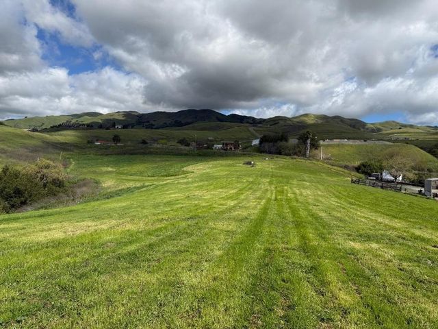 2375 Old Calaveras Road, Milpitas, CA 95035
