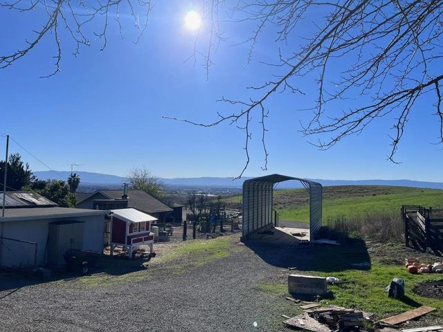 2375 Old Calaveras Road, Milpitas, CA 95035