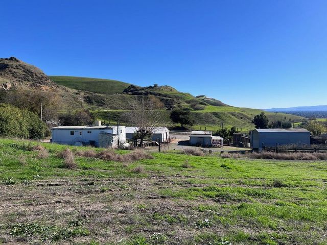 2375 Old Calaveras Road, Milpitas, CA 95035