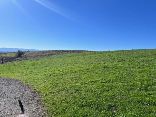 2375 Old Calaveras Road, Milpitas, CA 95035