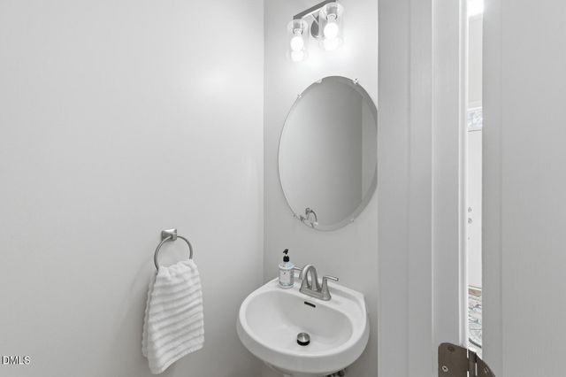 5417 Willow Bridge Lane, Fuquay Varina, NC 27526