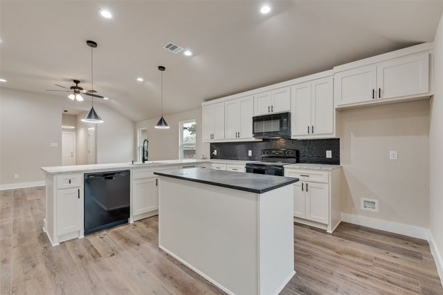 216 Red Wing Drive, Dallas, TX 75241