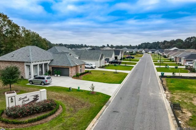 9504 South Creek Dr, Denham Springs, LA 70726