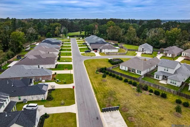 9504 South Creek Dr, Denham Springs, LA 70726