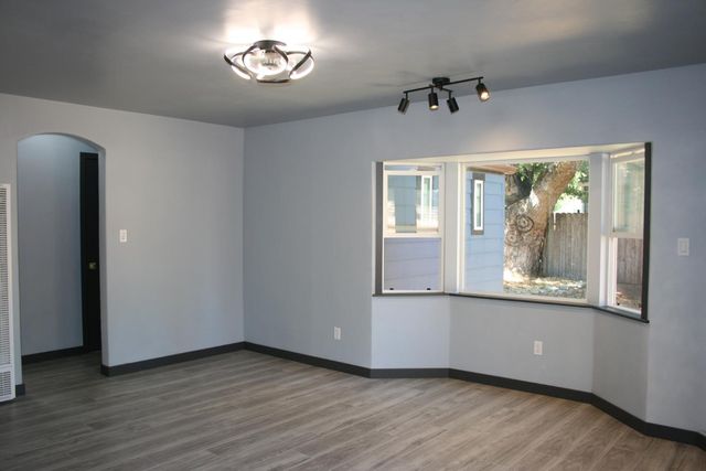321 Pleasant St #B, Grass Valley, CA 95945