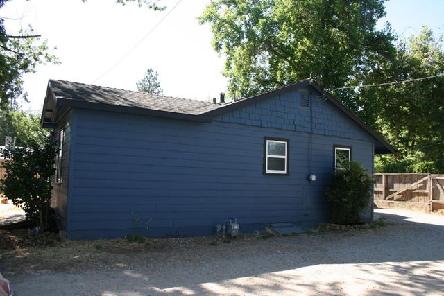 321 Pleasant St #B, Grass Valley, CA 95945