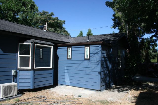 321 Pleasant St #B, Grass Valley, CA 95945
