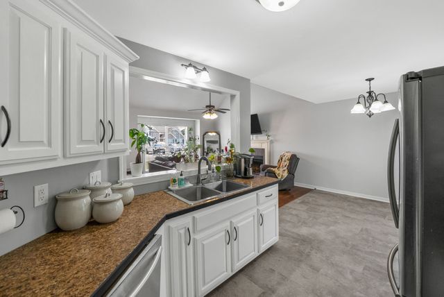 3718 Nadia Dr, Clarksville, TN 37040