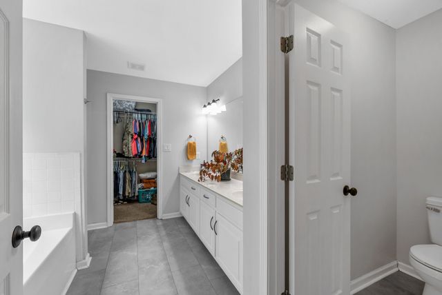 3718 Nadia Dr, Clarksville, TN 37040