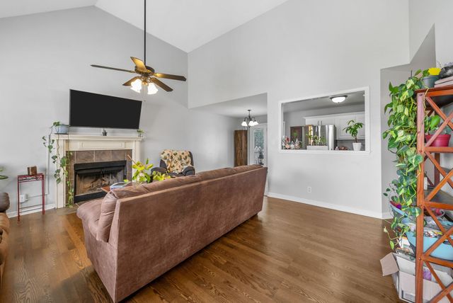 3718 Nadia Dr, Clarksville, TN 37040