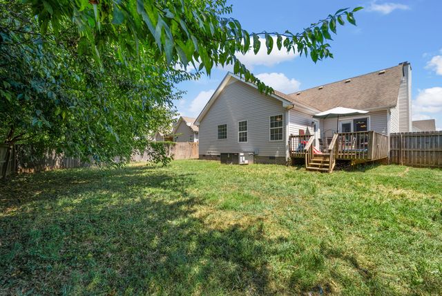 3718 Nadia Dr, Clarksville, TN 37040