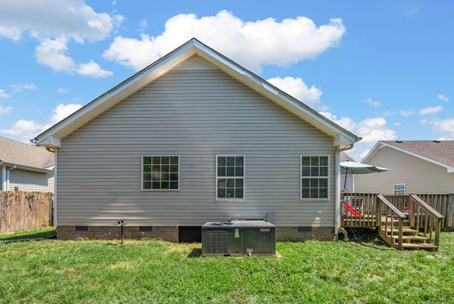 3718 Nadia Dr, Clarksville, TN 37040