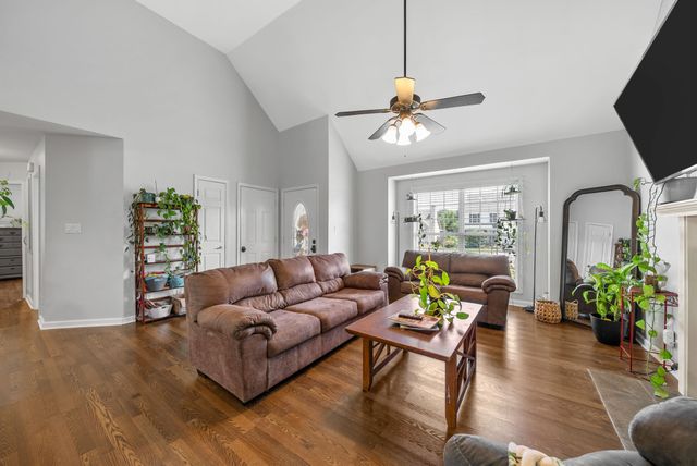 3718 Nadia Dr, Clarksville, TN 37040