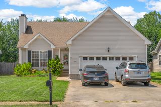 3718 Nadia Dr, Clarksville, TN 37040