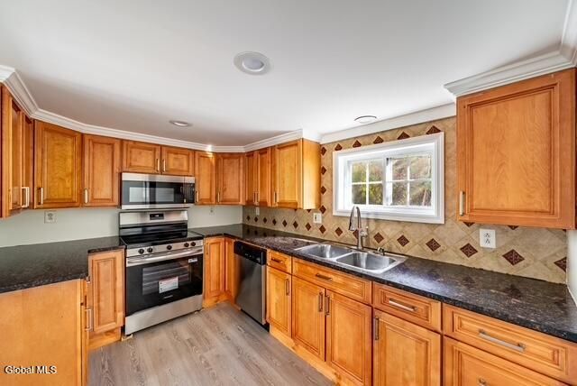 924 River Road, Schodack, NY 12156