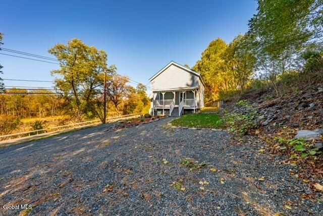 924 River Road, Schodack, NY 12156