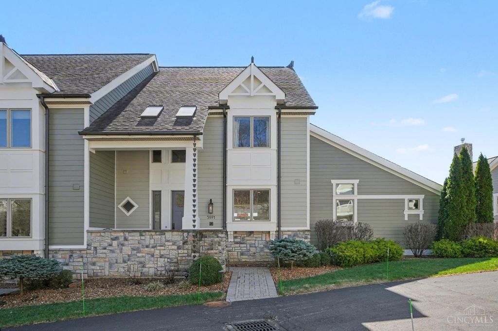 5971 Woodland Lane, Columbia Twp, OH 45227