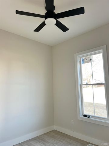 424 Main St., Madison Heights, VA 24572