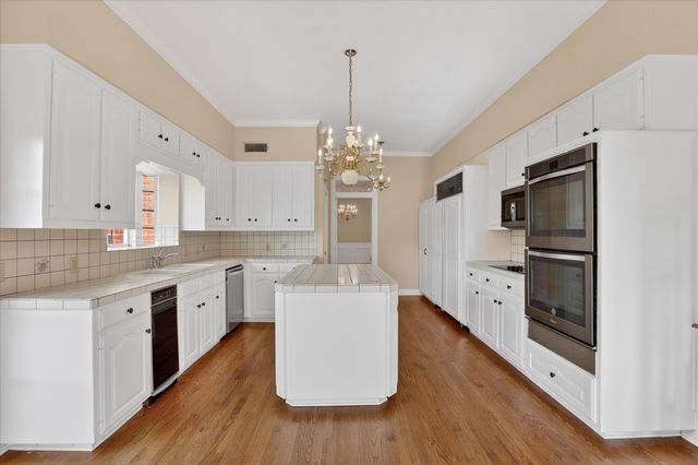 3403 Crossgate Circle S, Colleyville, TX 76034