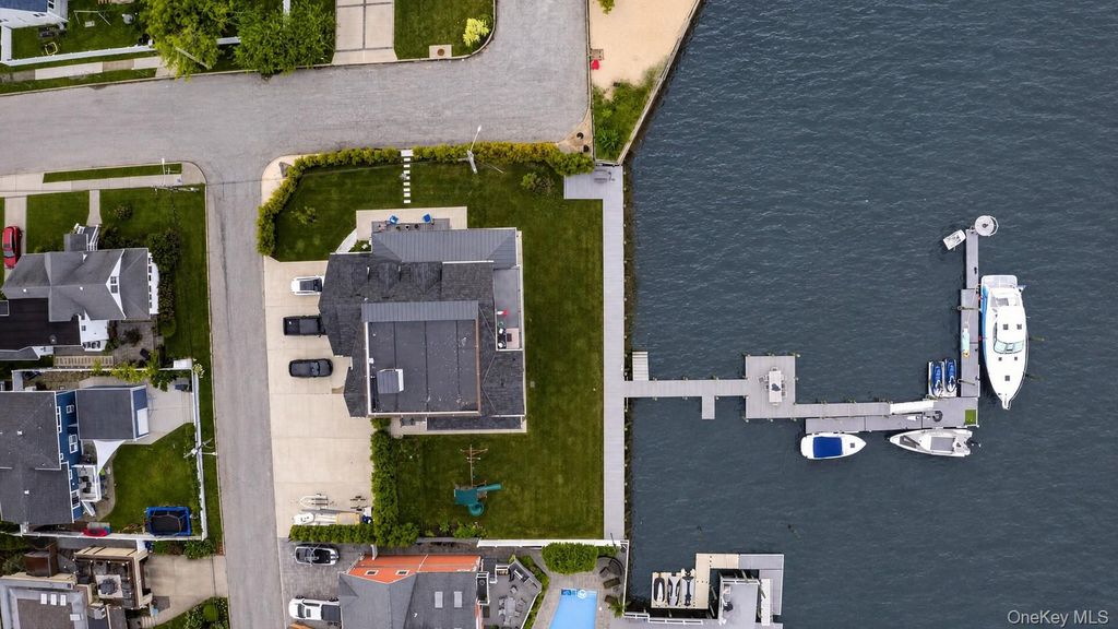 1 North Drive, Baldwin Harbor, NY 11510 — photo 4